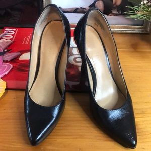 Nine West black pumps